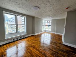 featured image of 102 N 8th St