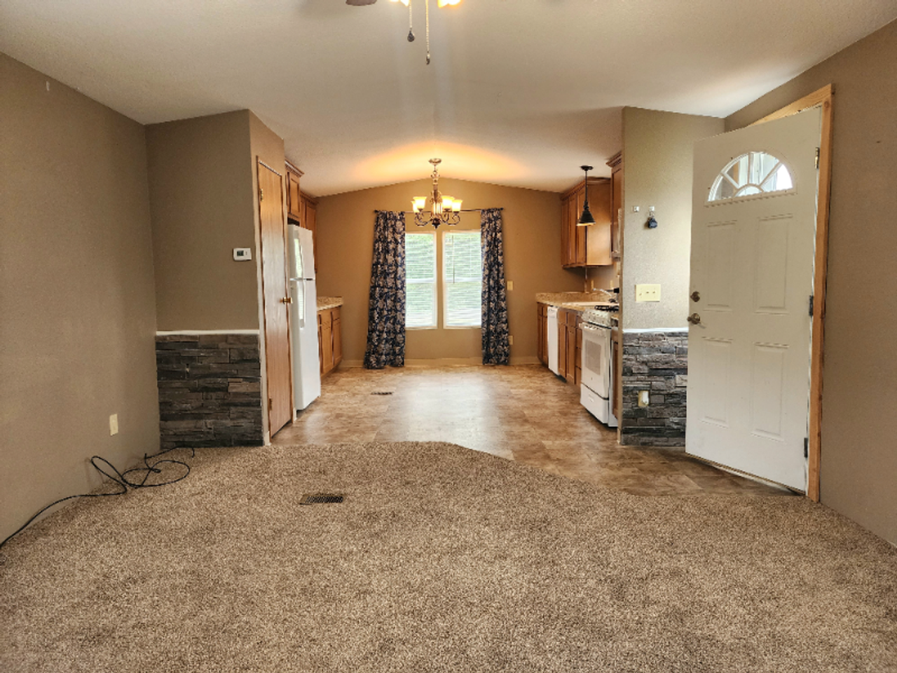 112 E Homer Dr - Photo 4 of 8