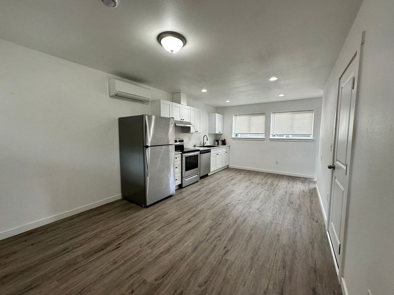 815 Sw 8th St #2 - Photo 5 of 17