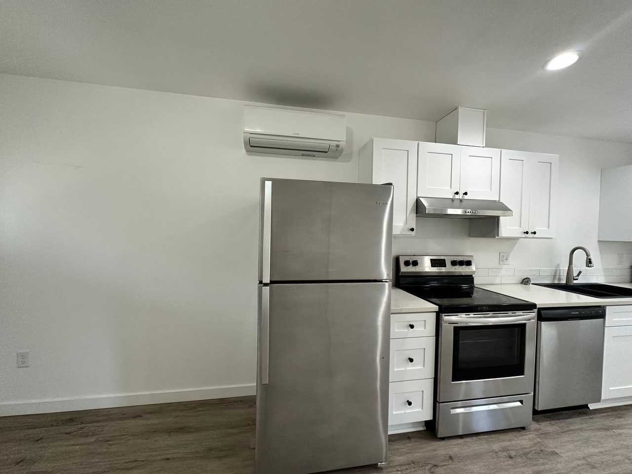 815 Sw 8th St #2 - Photo 6 of 17