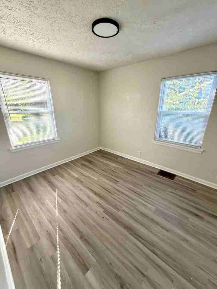 56644 Crescent Dr - Photo 2 of 6