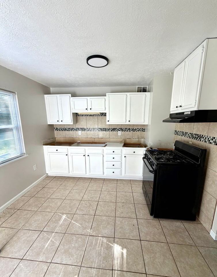 56644 Crescent Dr - Photo 4 of 6