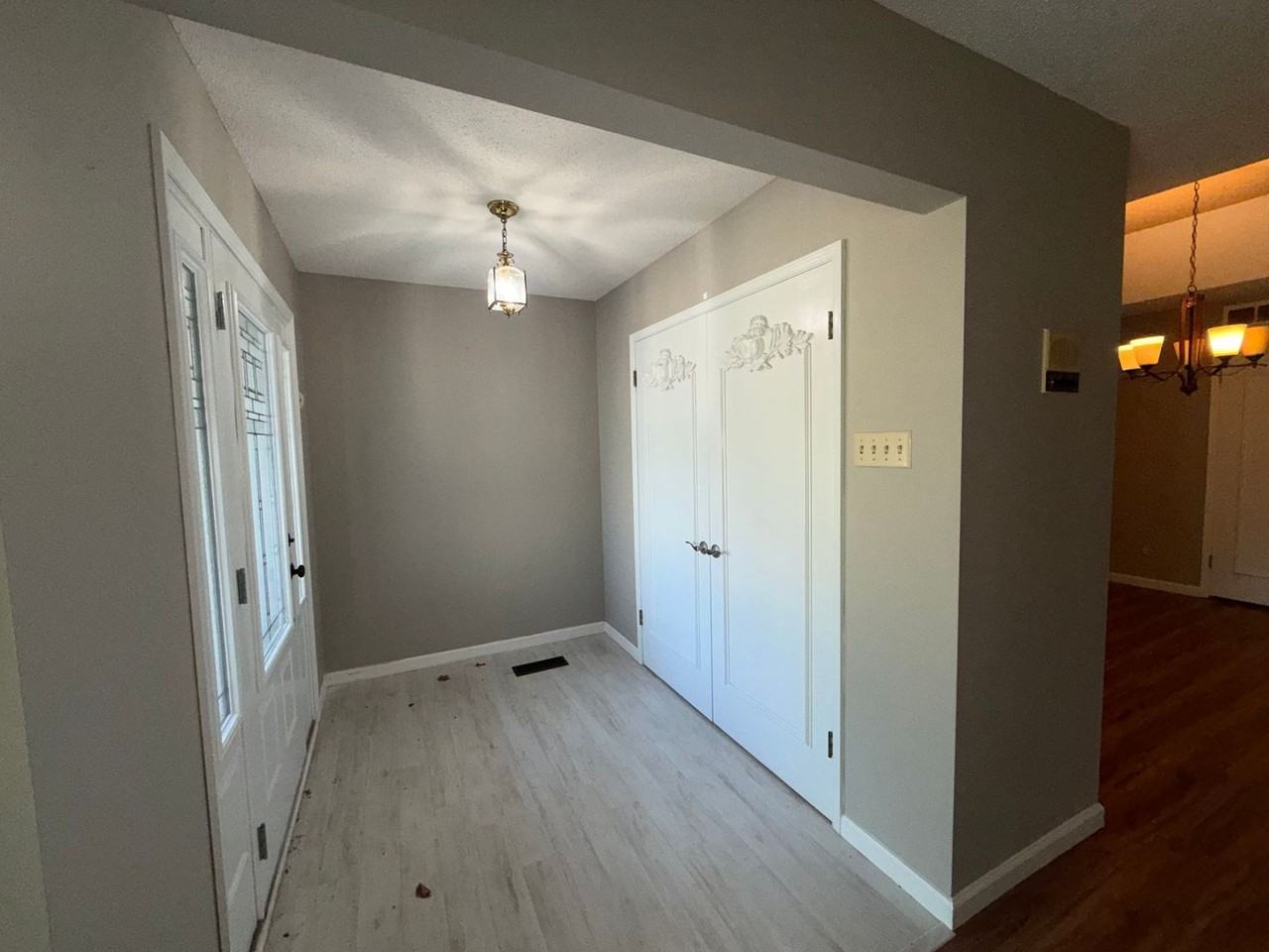 1 Nicolet Dr - Photo 6 of 22