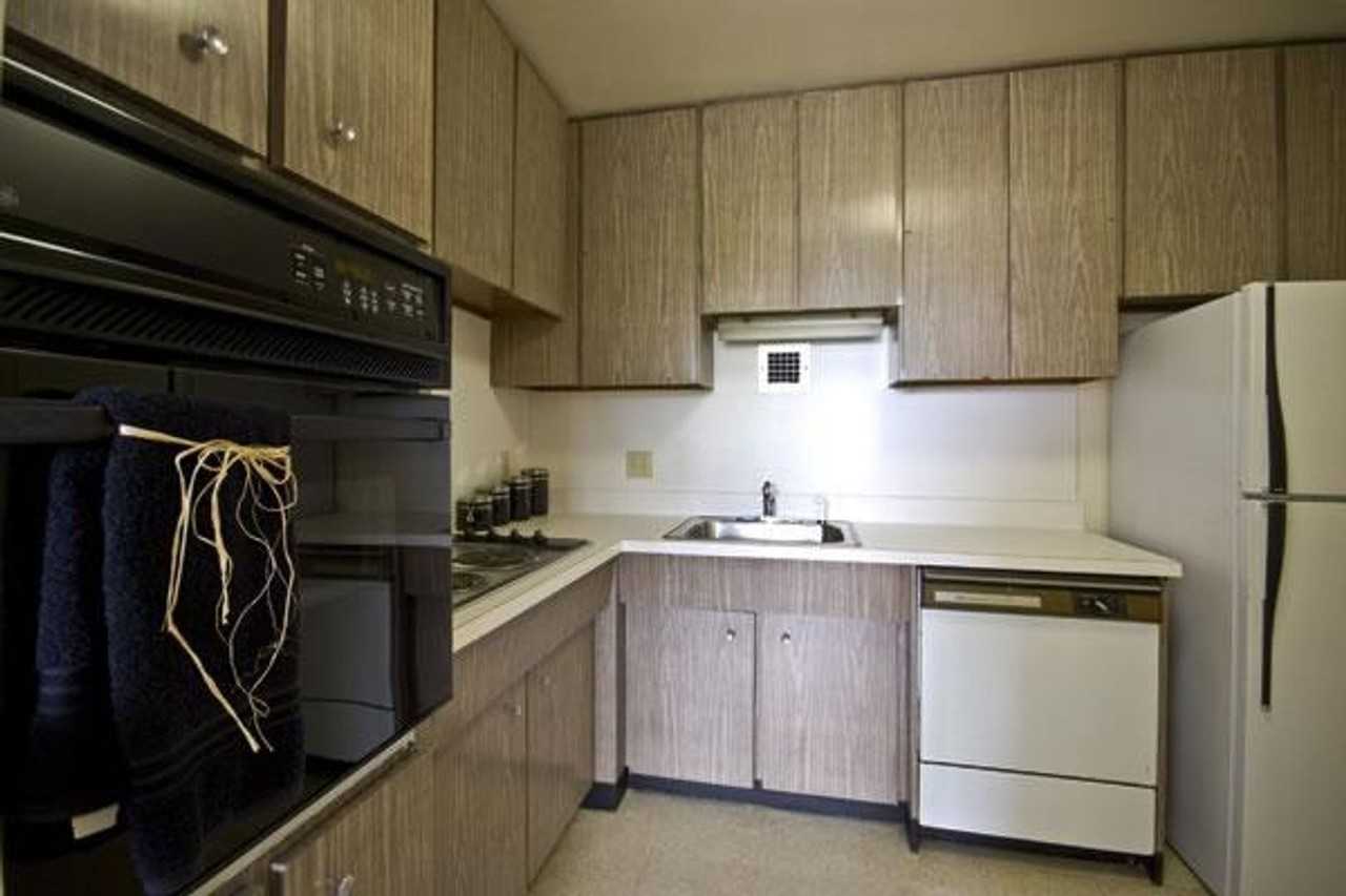 125 Chiswick Rd - Photo 3 of 6