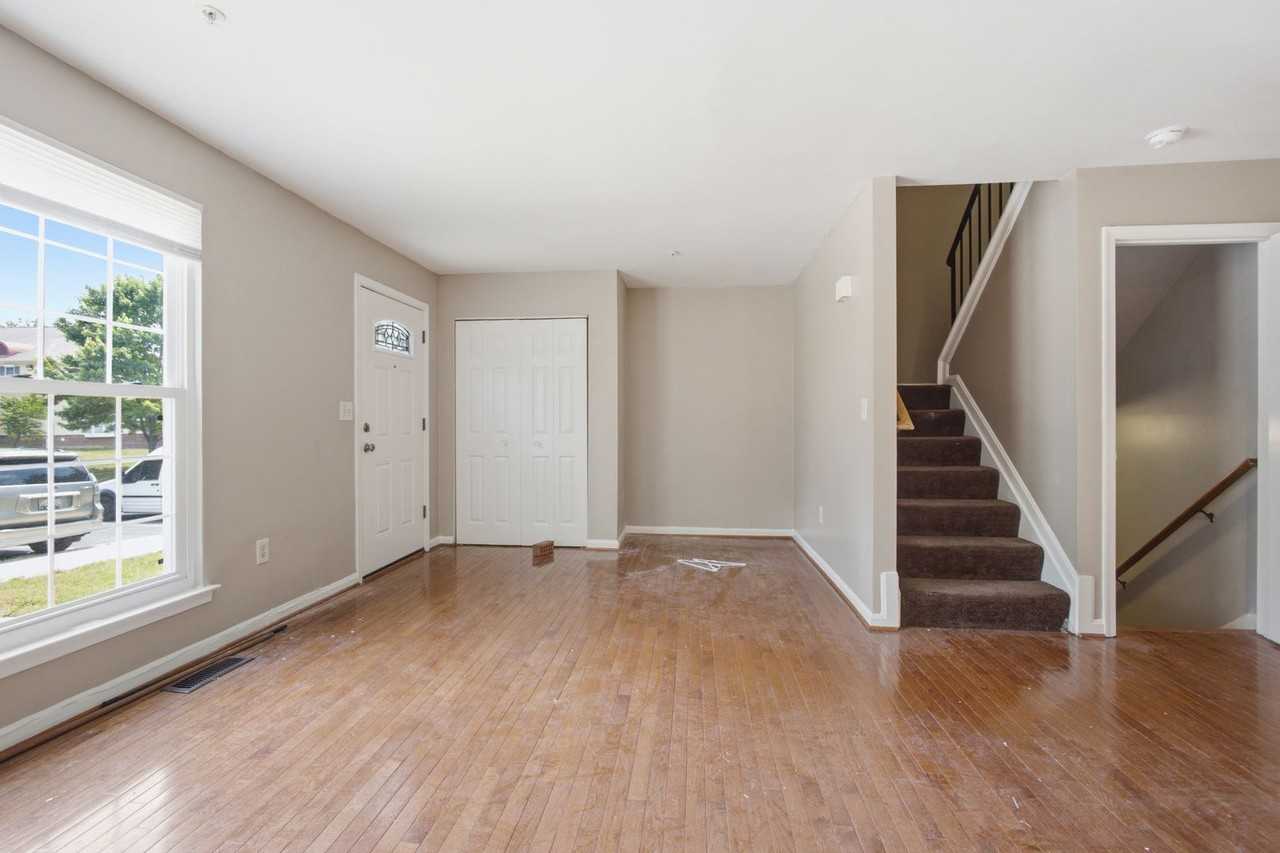 6403 Atwood St - Photo 3 of 22