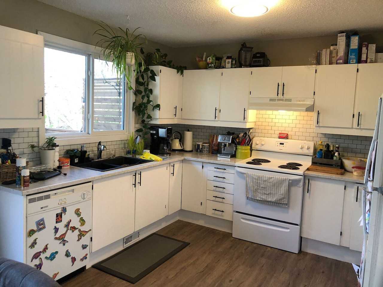 53 Cayuga Cres W - Photo 3 of 8