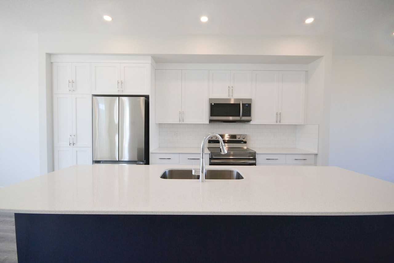 24 Iris Cres - Photo 5 of 16