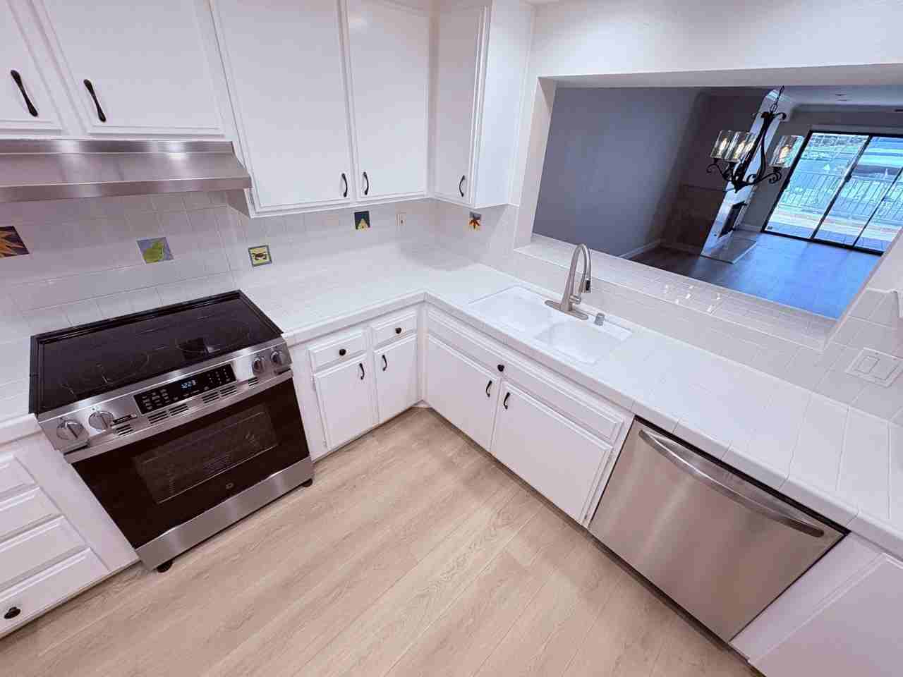 3207 Moritz Dr - Photo 3 of 33
