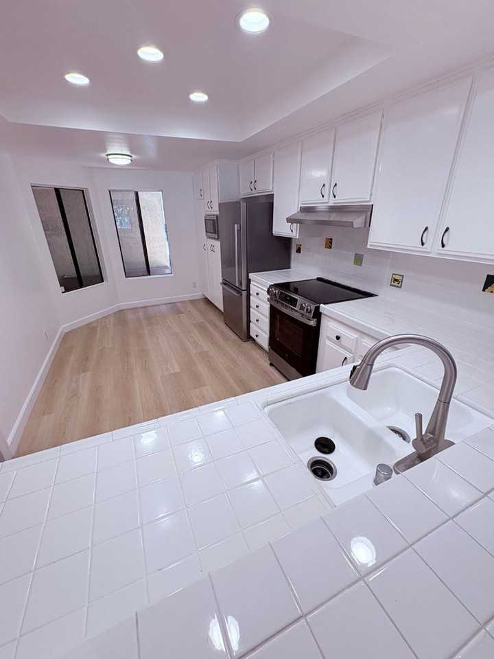 3207 Moritz Dr - Photo 6 of 33