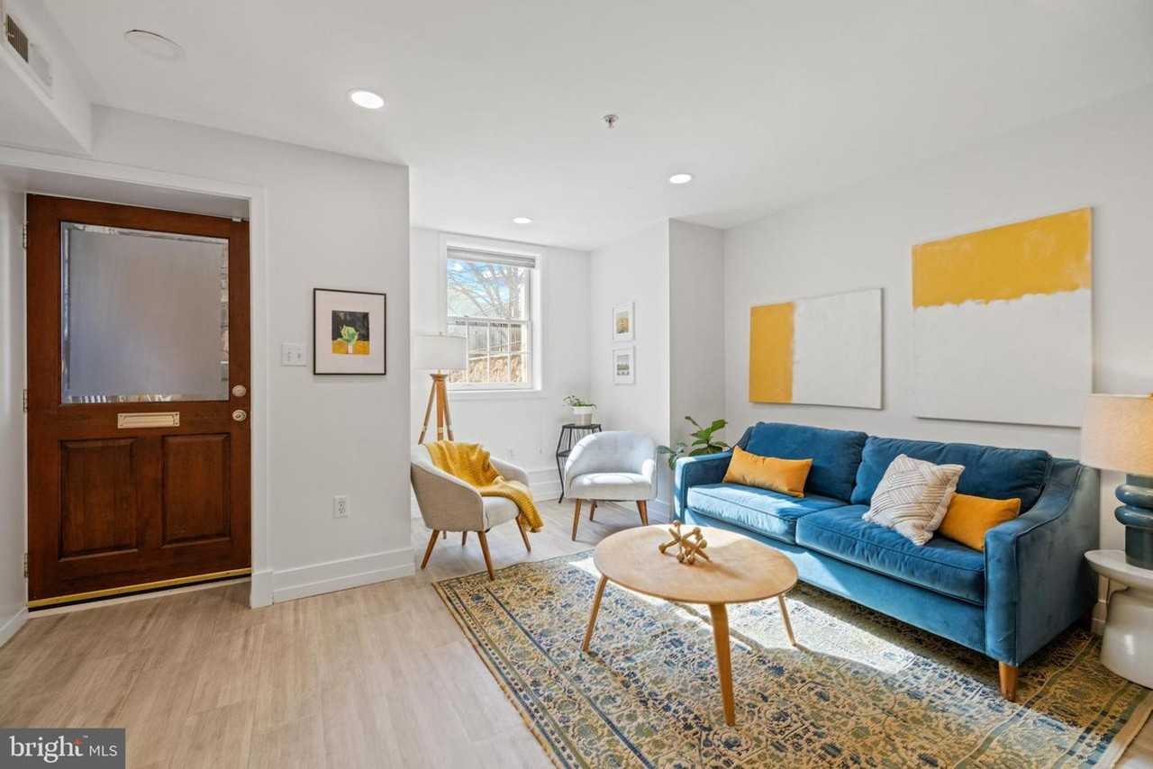 1237 Kenyon St Nw #1 - Photo 5 of 22