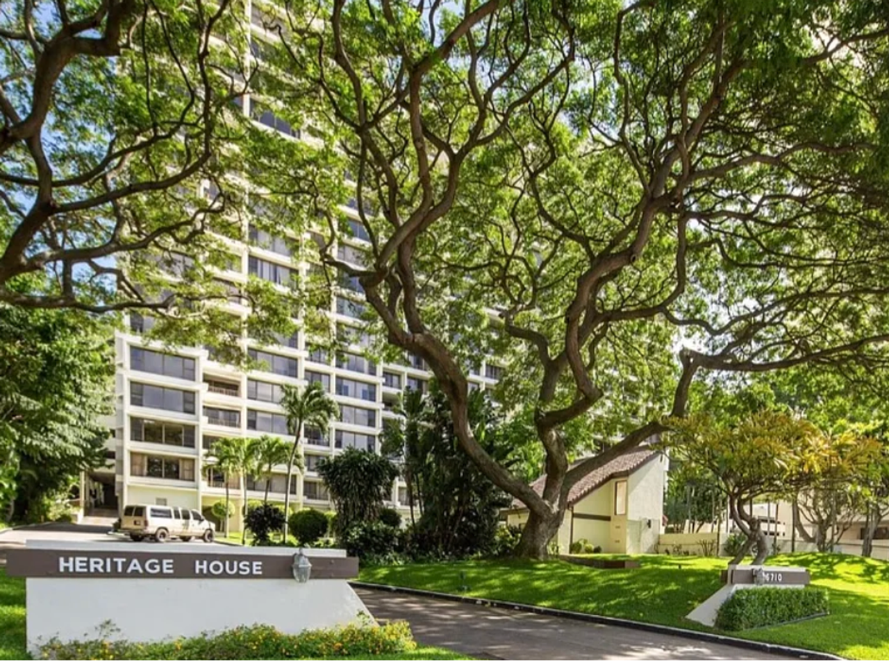 6710 Hawaii Kai Dr #1402 - Photo 2 of 20