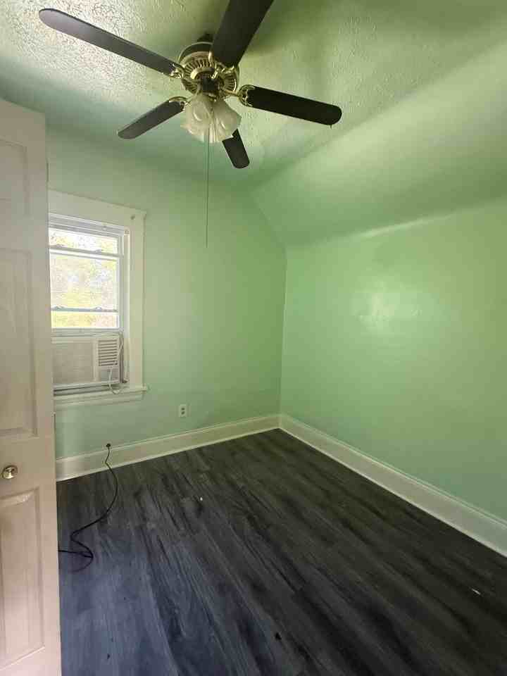 8817 Blaine Ave - Photo 6 of 8