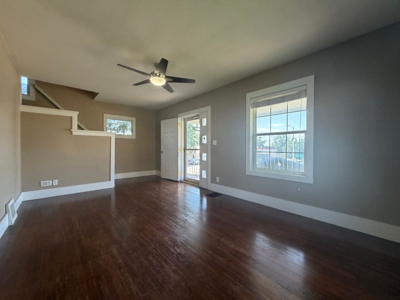 824 Center Point Rd Ne - Photo 5 of 23