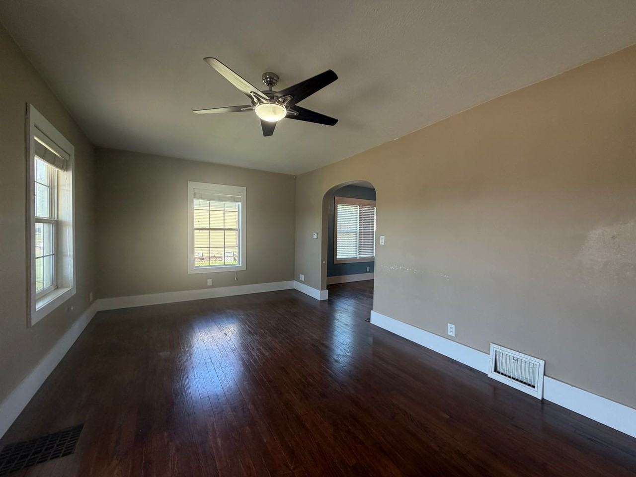 824 Center Point Rd Ne - Photo 6 of 23