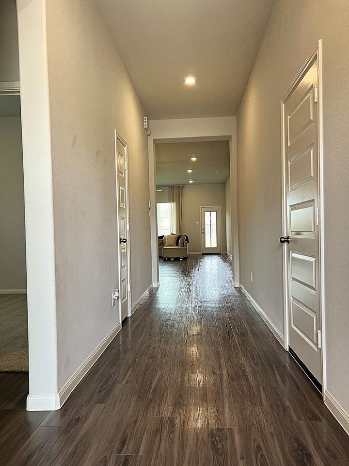3040 Chestnut Ln - Photo 2 of 36