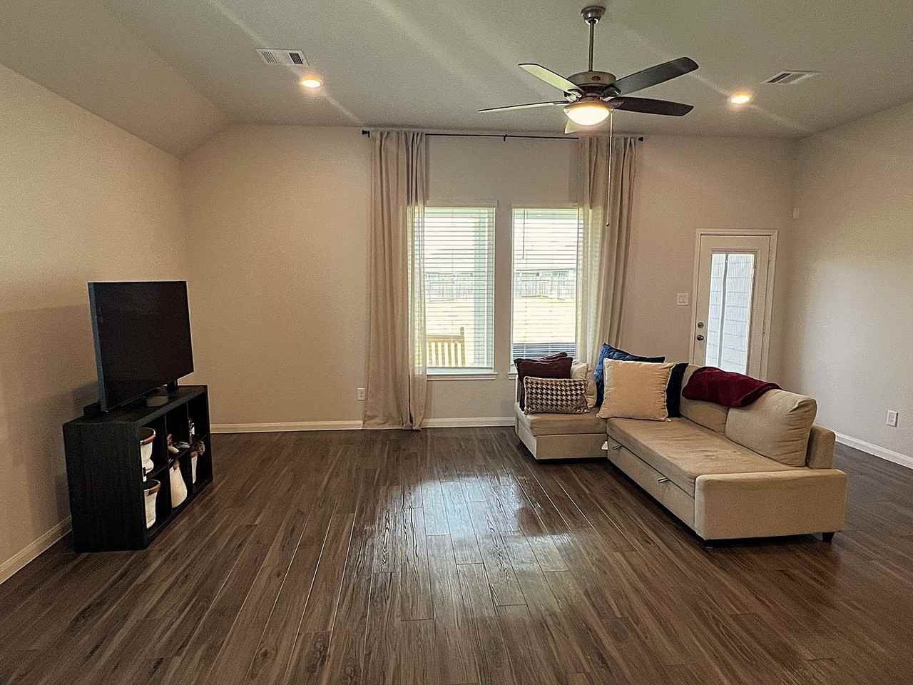 3040 Chestnut Ln - Photo 7 of 36