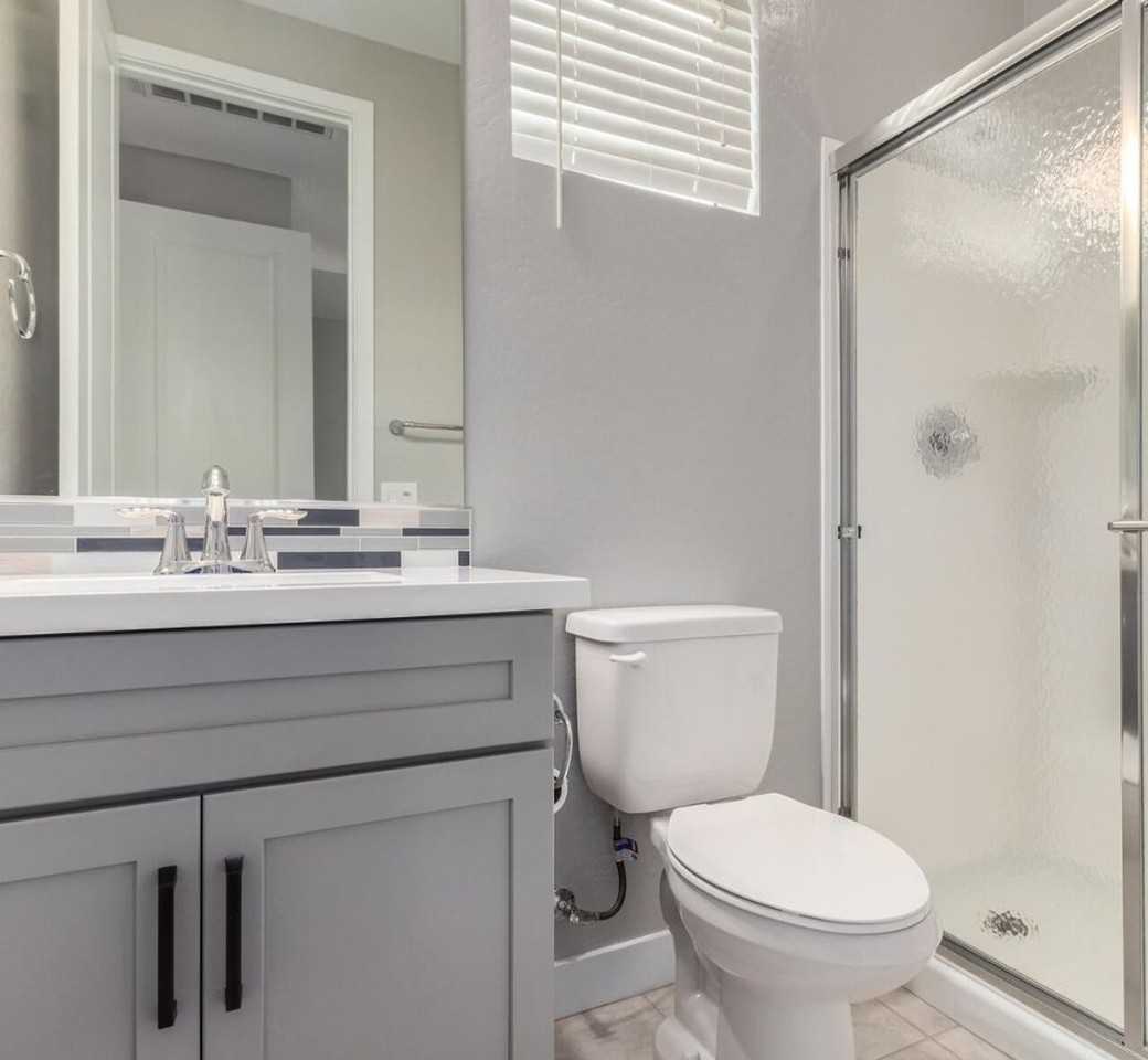 1099 N 70th Way - Photo 2 of 29