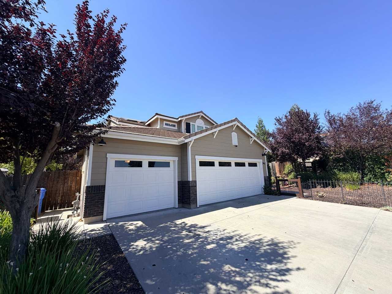 2462 Winding Brook Rd - Photo 2 of 50