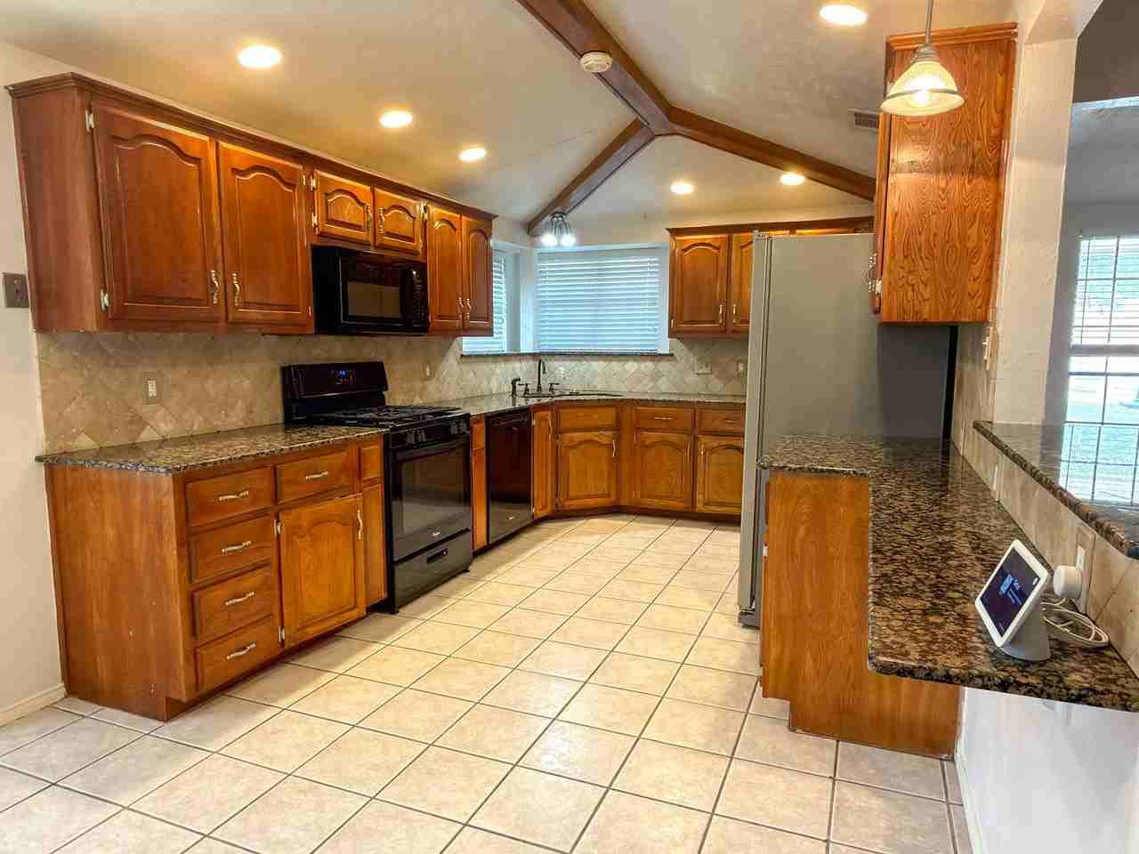 520 Sumac Pl - Photo 4 of 33