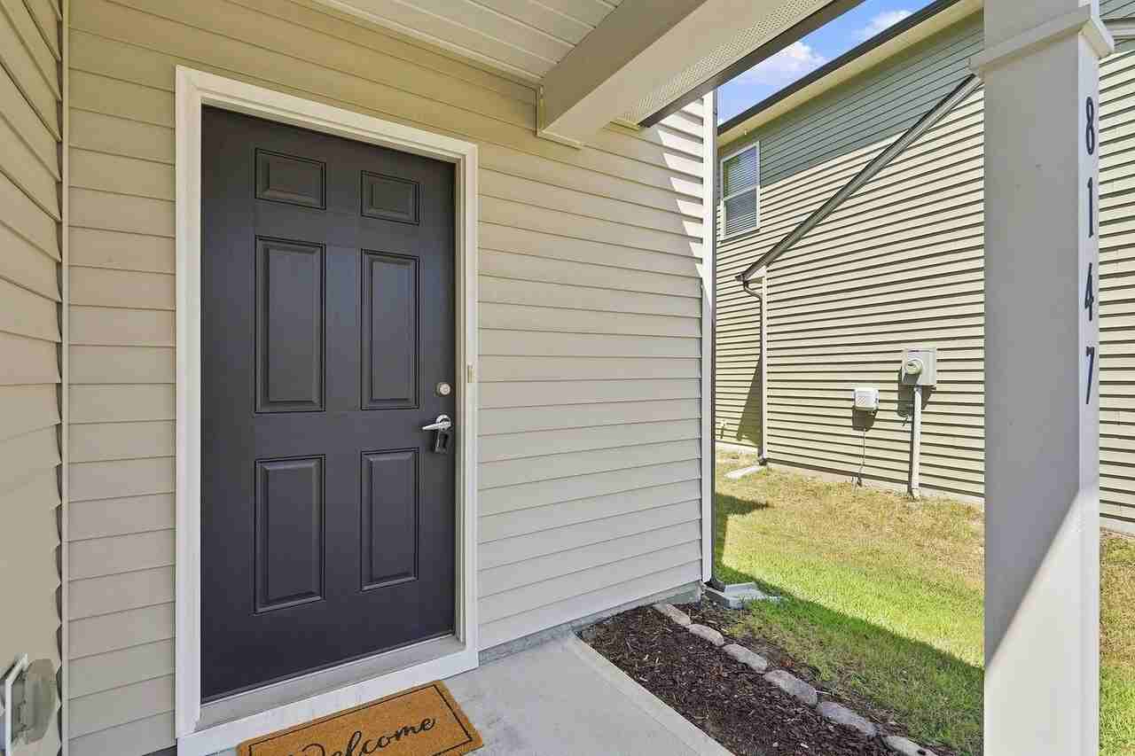 8147 Feldwig Pl - Photo 4 of 31