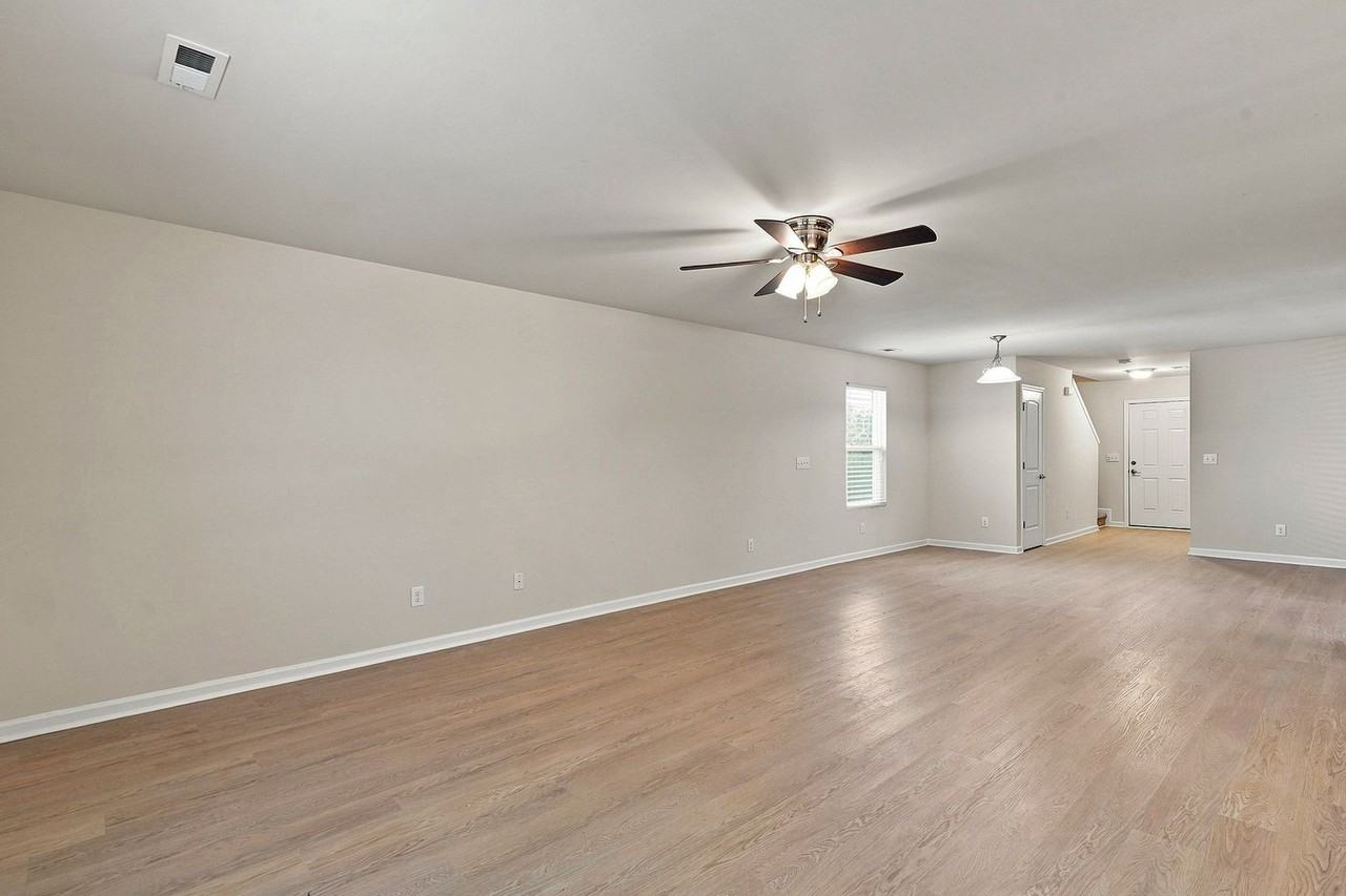 8147 Feldwig Pl - Photo 5 of 31