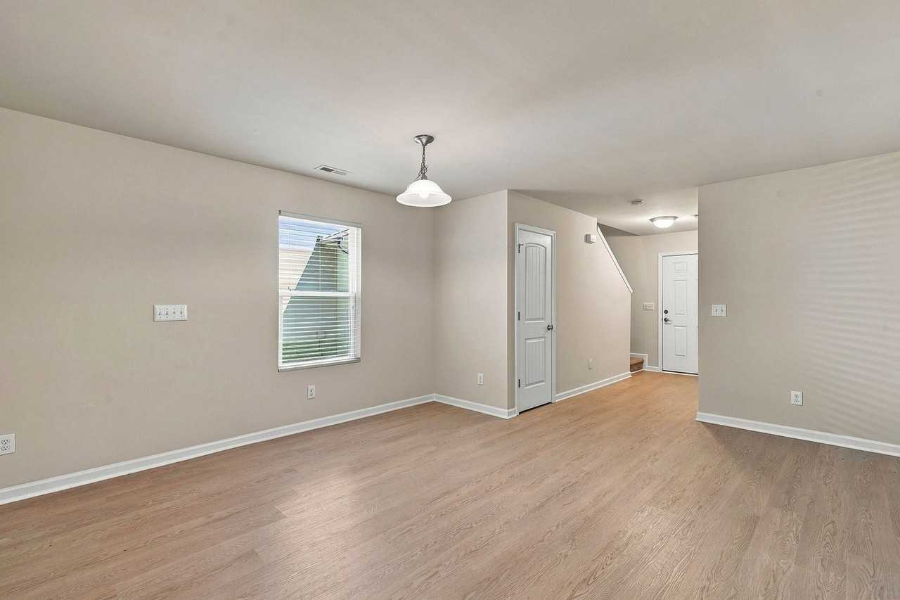 8147 Feldwig Pl - Photo 6 of 31