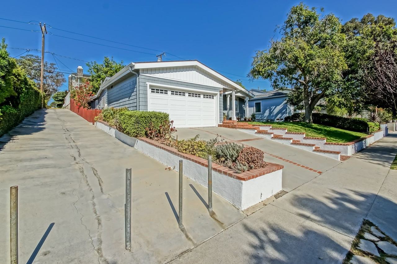 1813 N Meadows Ave - Photo 4 of 26