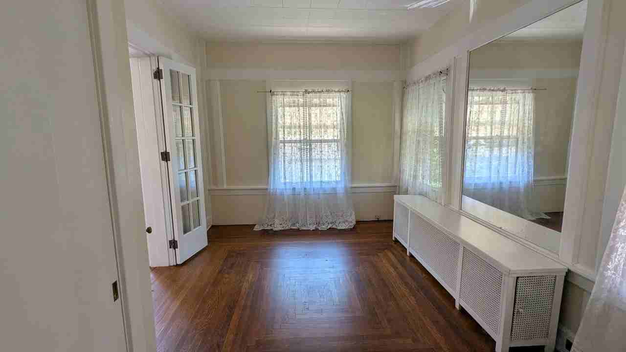 303 4th St Ne - Photo 5 of 37