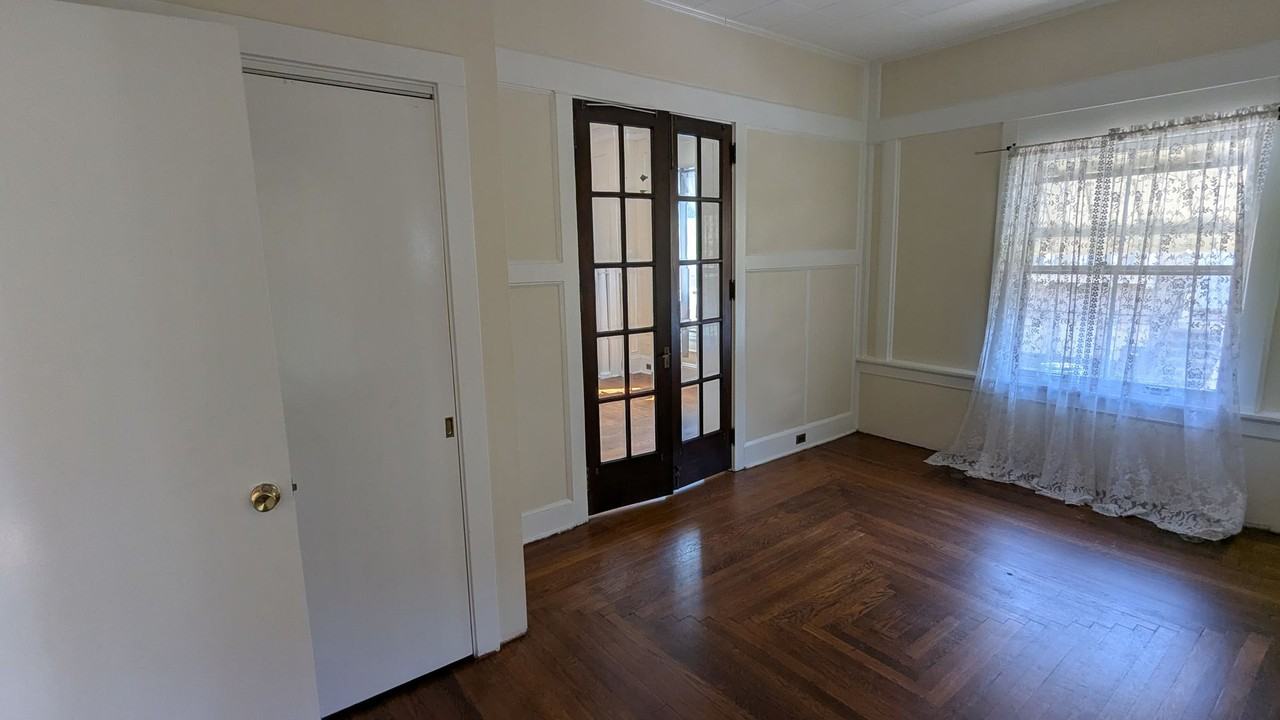 303 4th St Ne - Photo 7 of 37