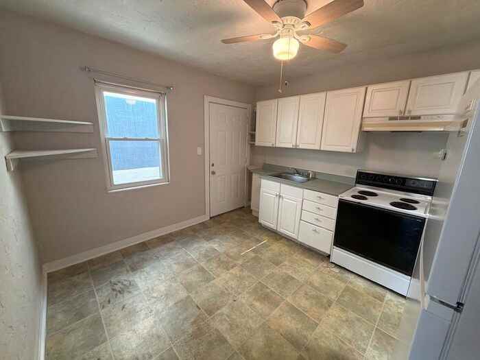311 1/2 S Palmetto Ave #B - Photo 2 of 9