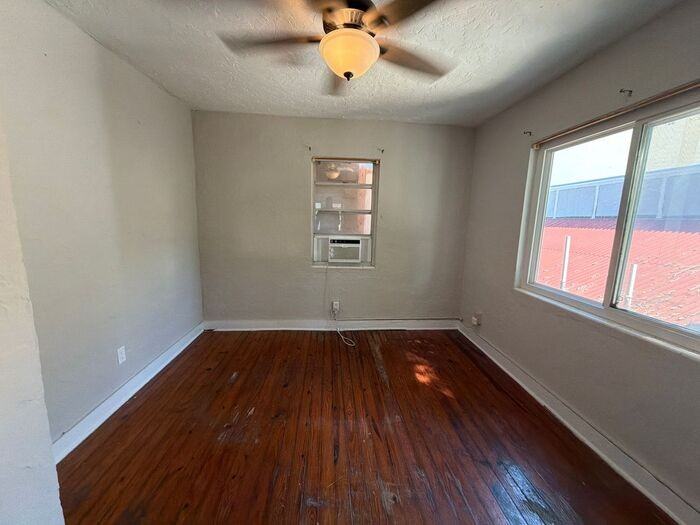 311 1/2 S Palmetto Ave #B - Photo 6 of 9