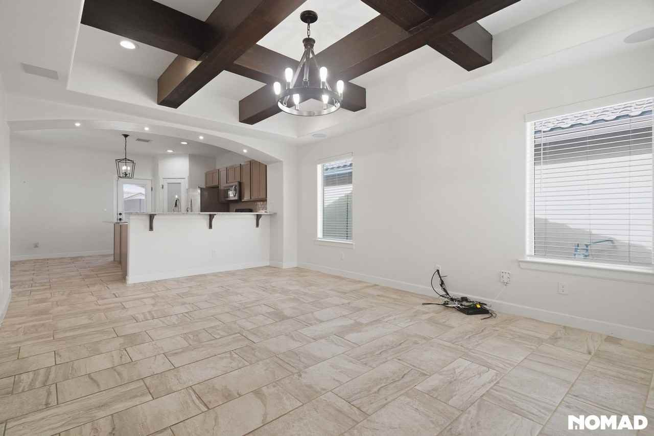 13632 Blackburn Ave - Photo 7 of 23