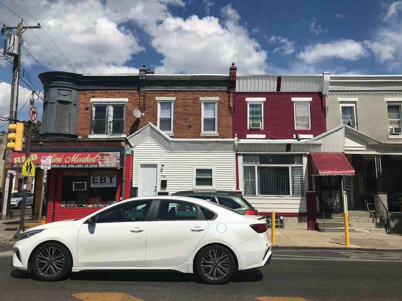 2561 N 29th St - Photo 2 of 28