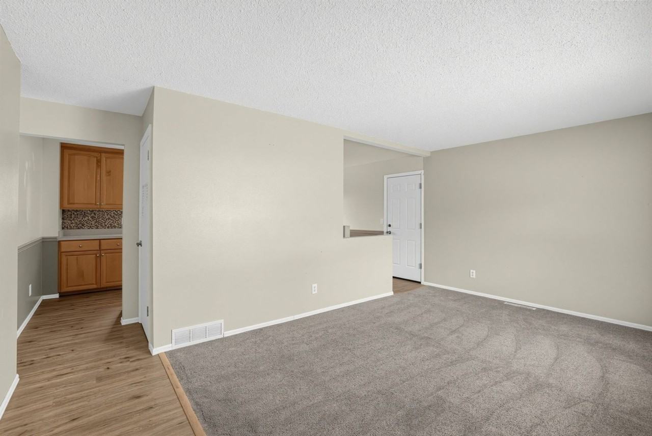 4546 Del Verde Dr - Photo 6 of 33