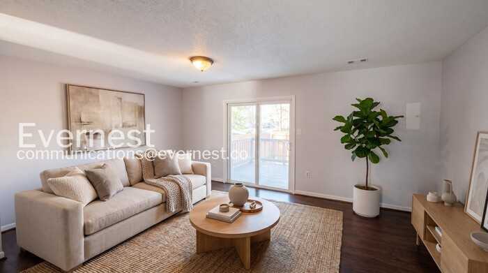 2864 Lester Lee Ct - Photo 2 of 16
