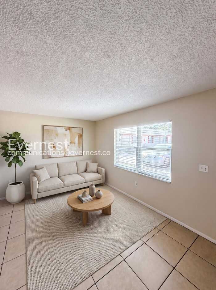 849 Avenue O Sw #C - Photo 2 of 19