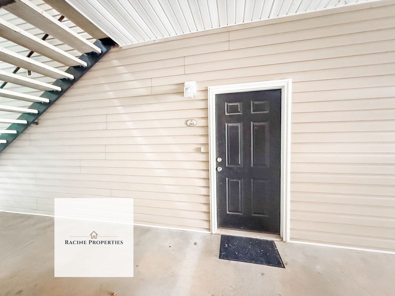 203 Mckenna Cir - Photo 2 of 17