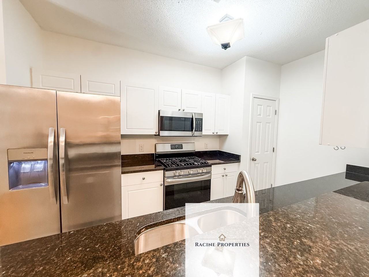 203 Mckenna Cir - Photo 4 of 17