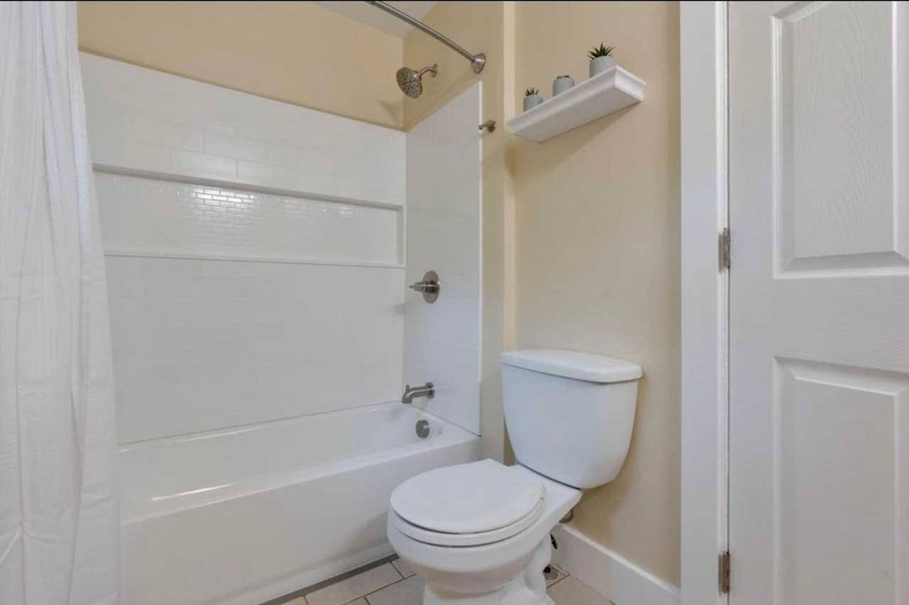 139 Skillings St - Photo 6 of 7