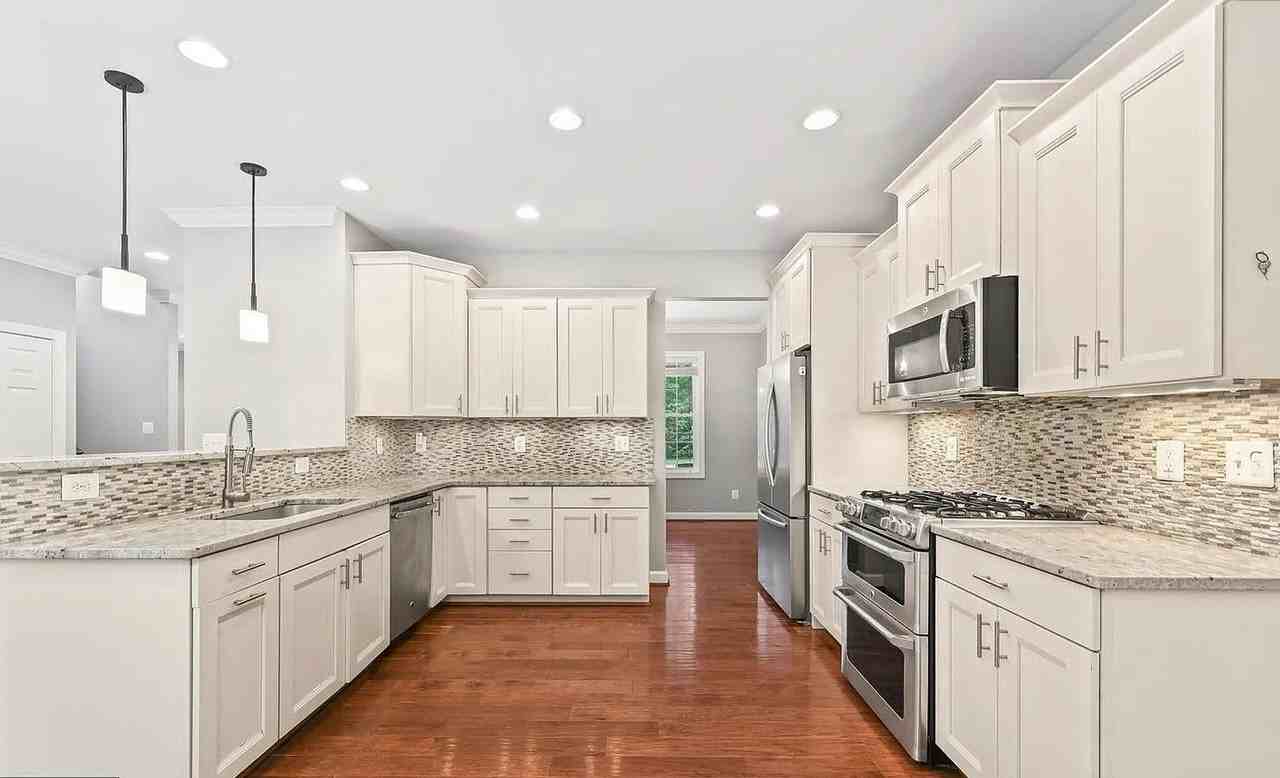 16379 Covey Cir - Photo 5 of 36