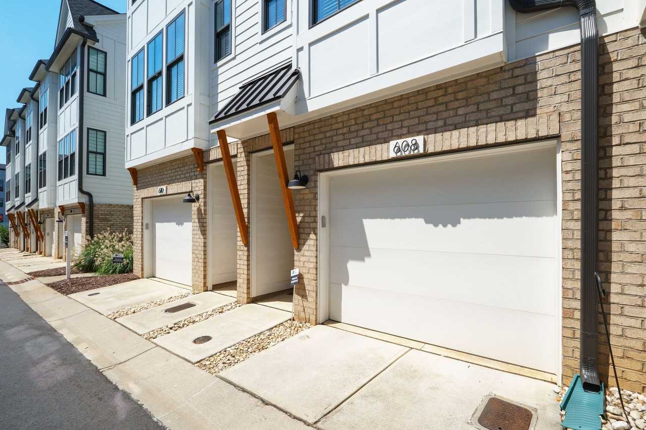 608 Old Dominion Dr - Photo 6 of 32