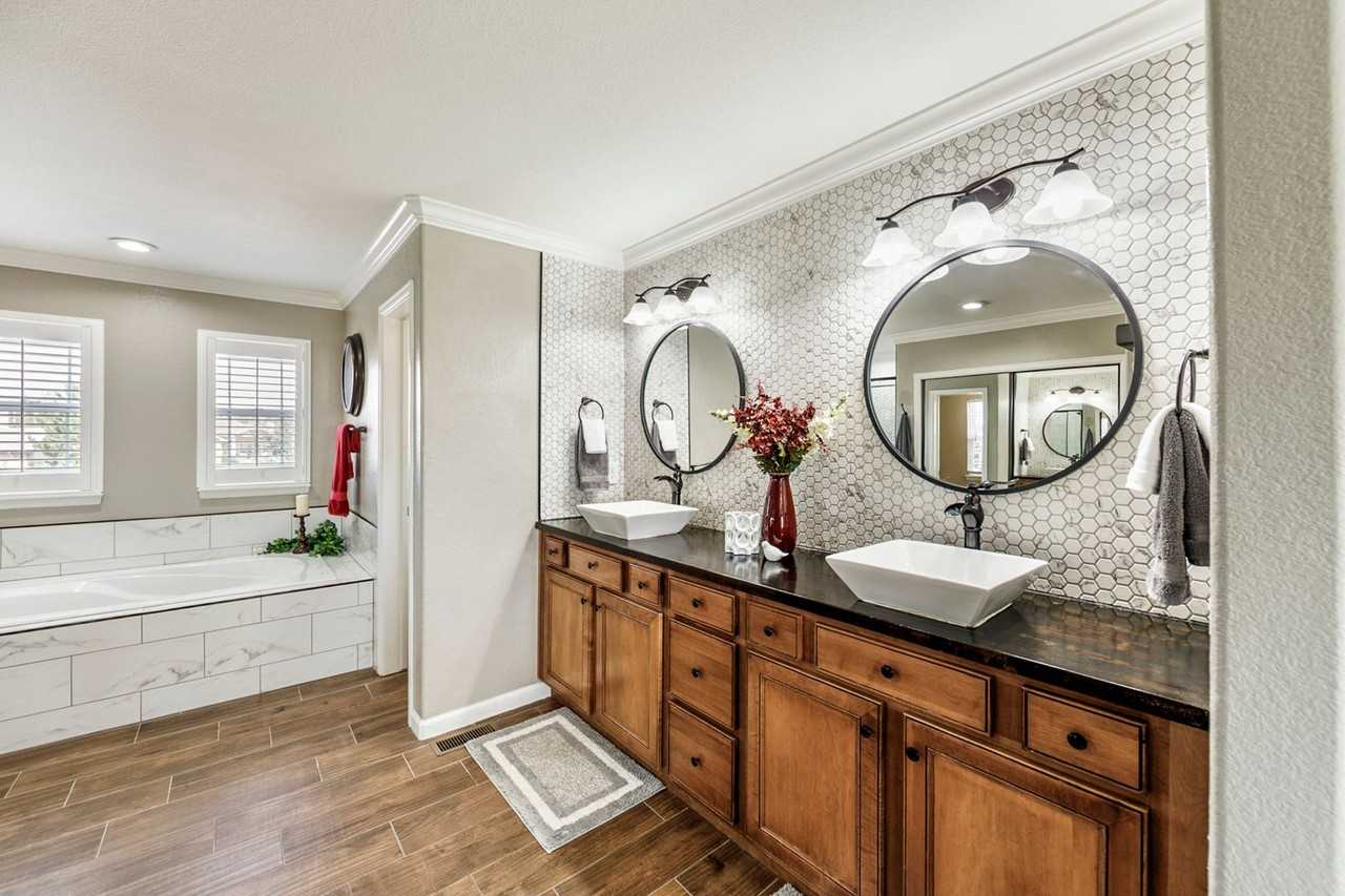 3615 Oak Meadow Dr - Photo 5 of 50