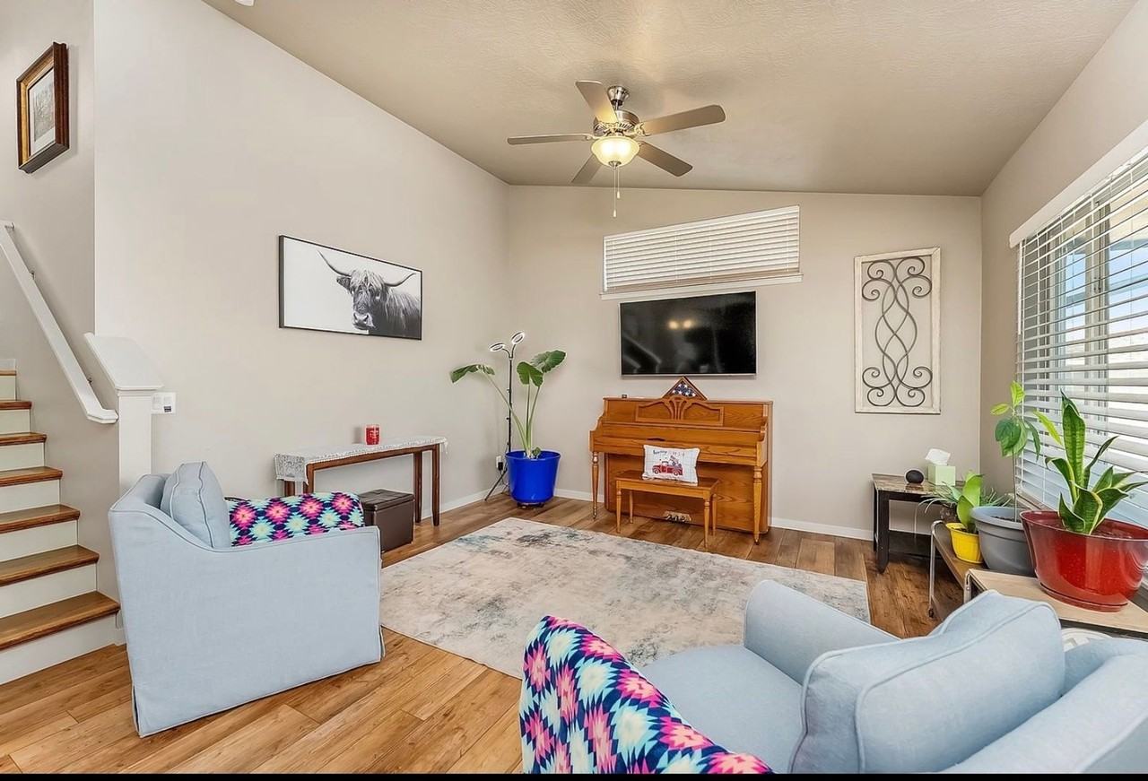 905 Fanning St - Photo 2 of 26