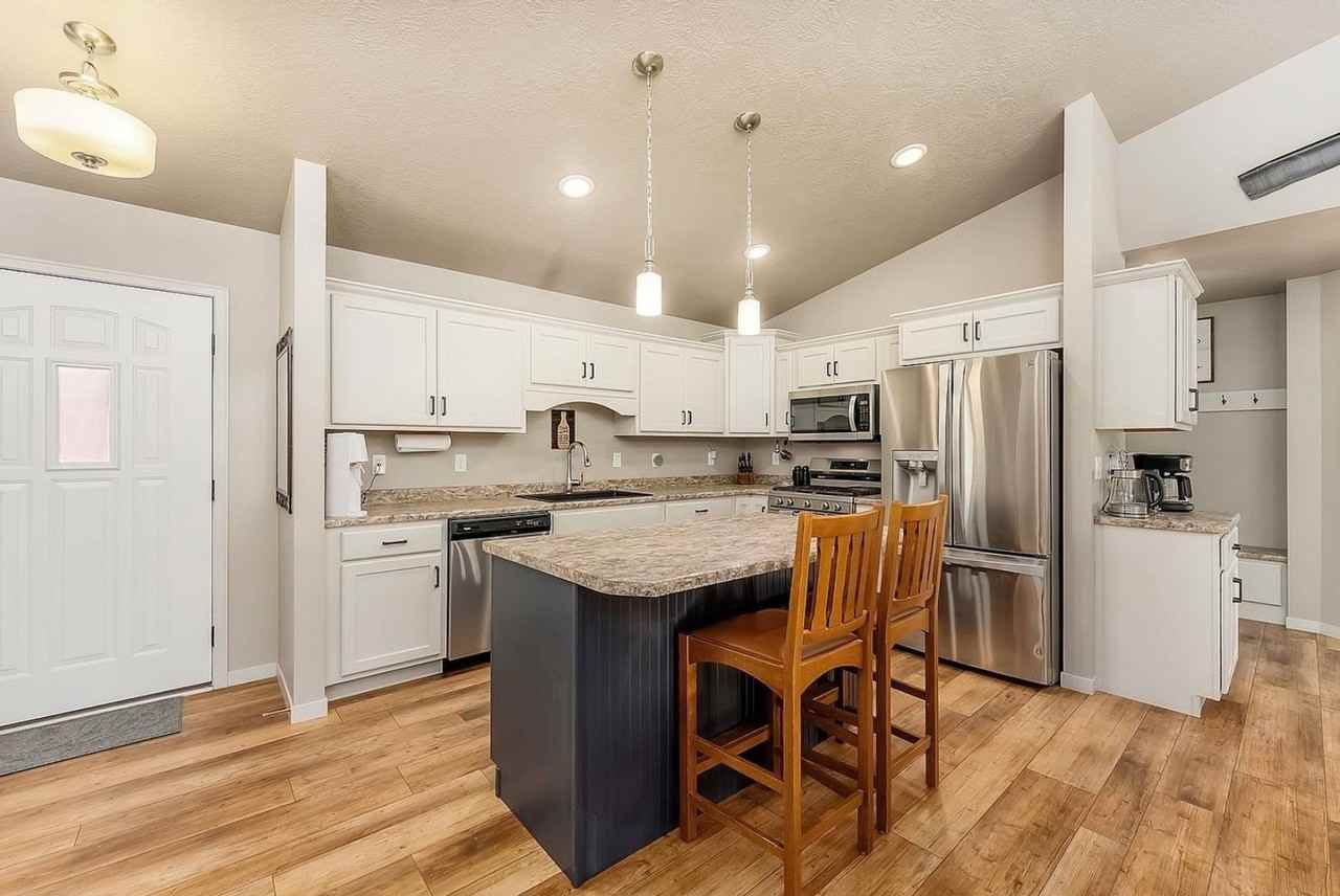 905 Fanning St - Photo 5 of 26