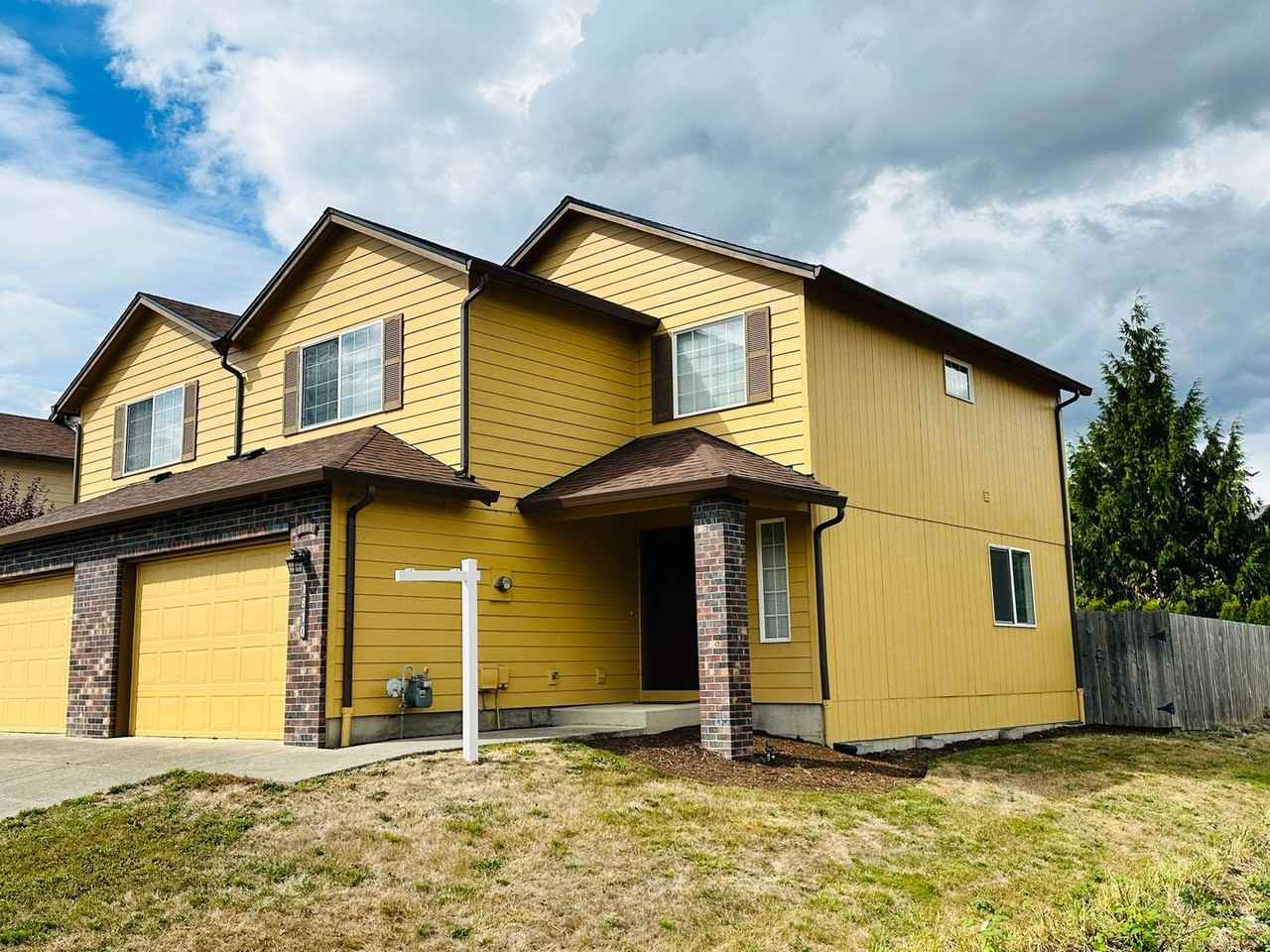 1810 Ne 154th St - Photo 3 of 25
