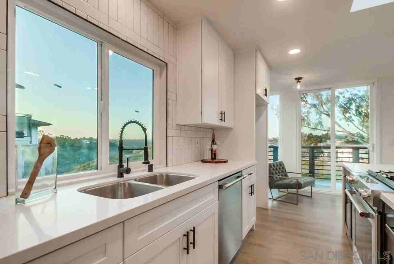 4612 Janet Pl - Photo 4 of 25