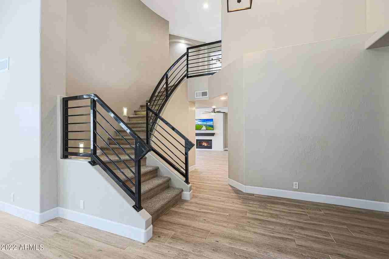 20716 N 56th Ave - Photo 3 of 36