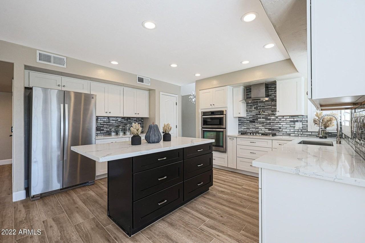 20716 N 56th Ave - Photo 7 of 36