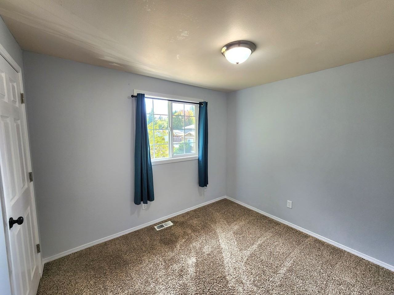 628 89th Ave Se - Photo 7 of 13