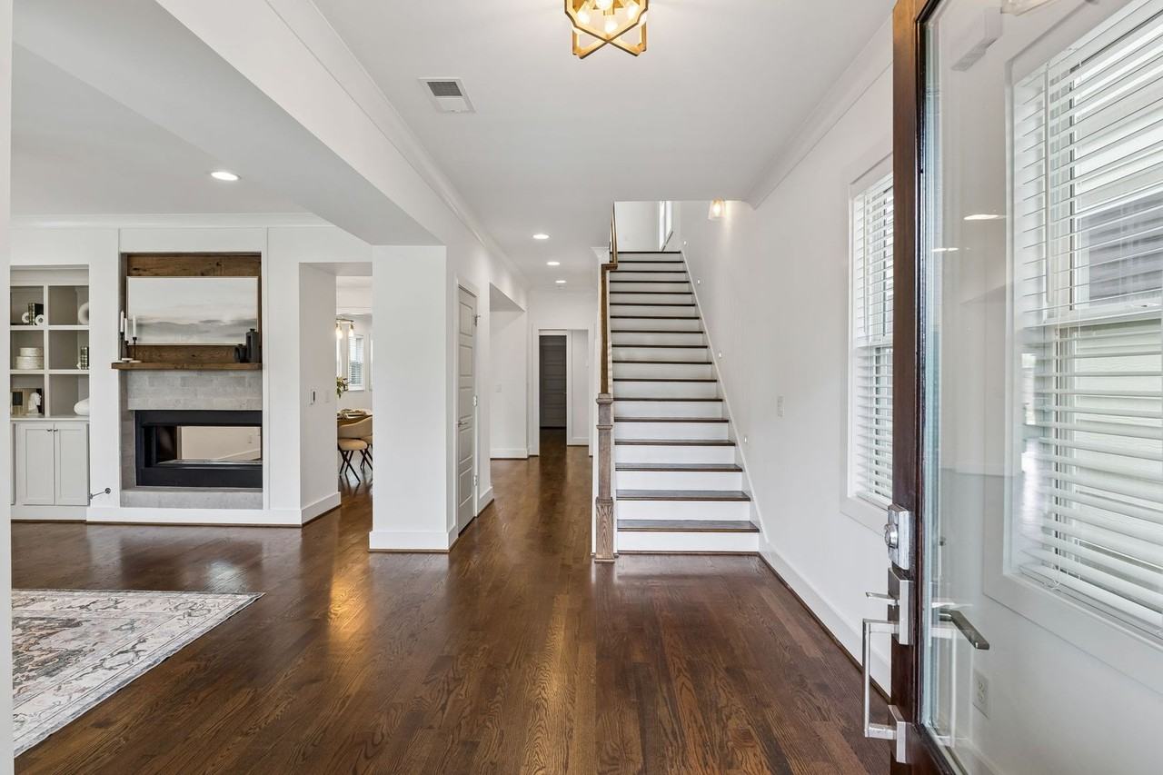 1809 Mcewen Ave - Photo 2 of 23